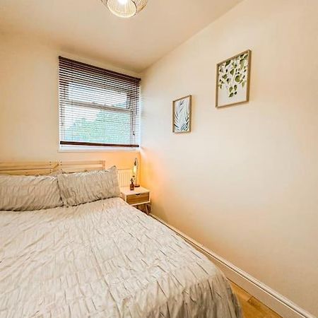 Bright & Spacious Split Level Flat In Kennington Londen Buitenkant foto