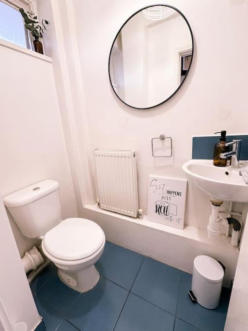 Bright & Spacious Split Level Flat In Kennington Londen Buitenkant foto