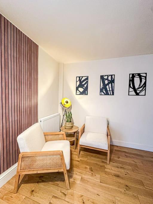 Bright & Spacious Split Level Flat In Kennington Londen Buitenkant foto